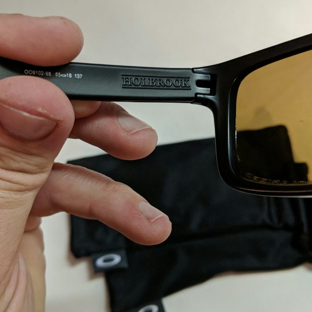 Oakley Holbrook Polarized sun glasses - Picture 2 of 4